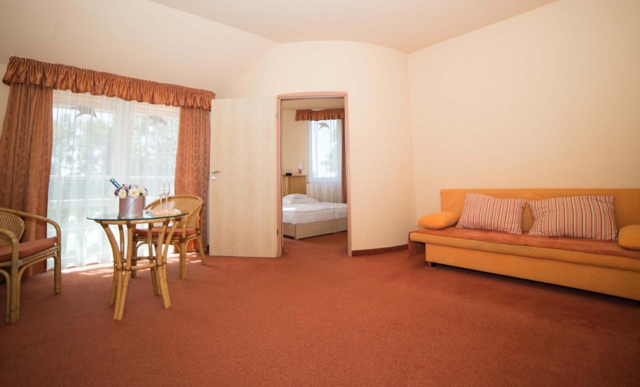 Martfu Hotel Thermal Spa 外观 照片